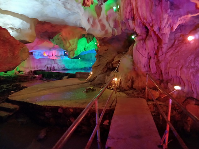 广东河源圣迹苍岩溶洞景观灯光设计施工方案(图9)