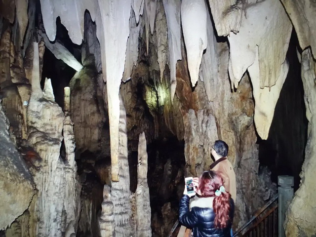 重庆南川金佛山5A景区 魔幻烟云洞溶洞灯光开发设计(图9)