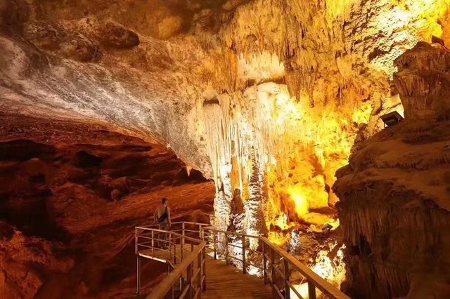 中景互维设计施工古郎洞荣获中国旅游风云榜“年度最受期待特色景区”奖(图7)